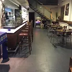 Oasis ゲストハウス 3*