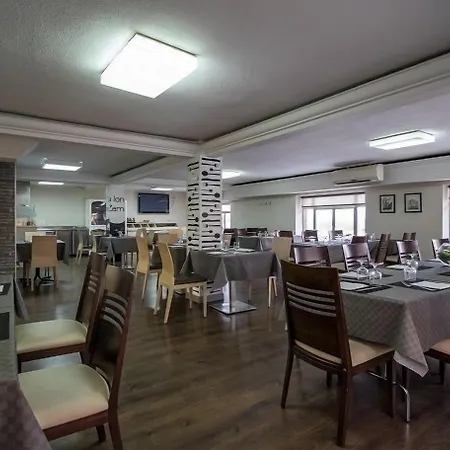 Oasis Guest house 3*