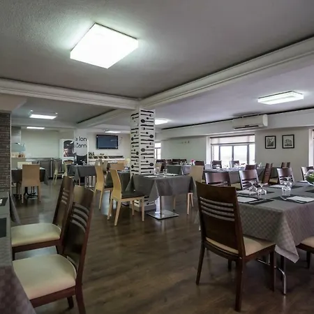 Oasis Zamora
